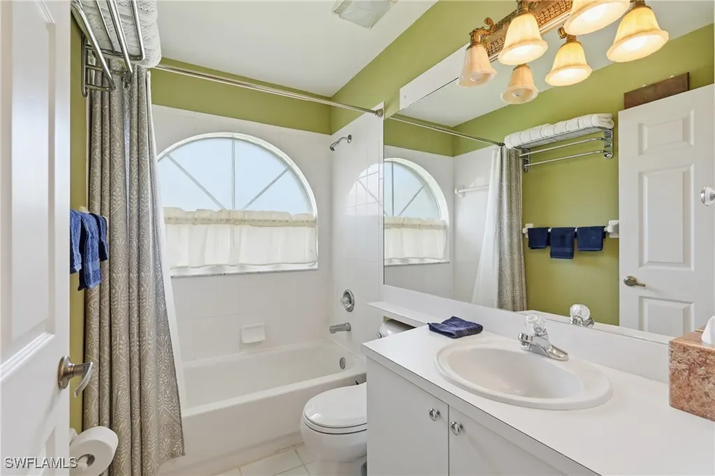 8055 Tiger Cove Naples FL 34113
