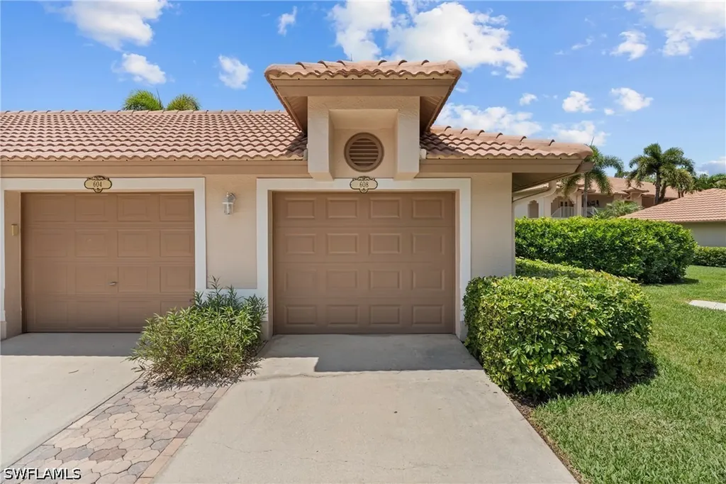 8055 Tiger Cove Naples FL 34113
