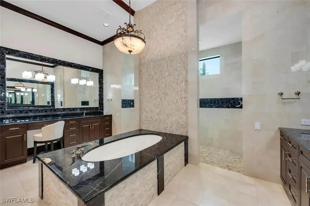 11507 Peregrine Court Naples FL 34120