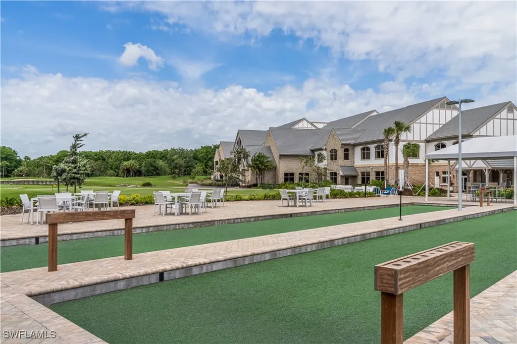 11507 Peregrine Court Naples FL 34120