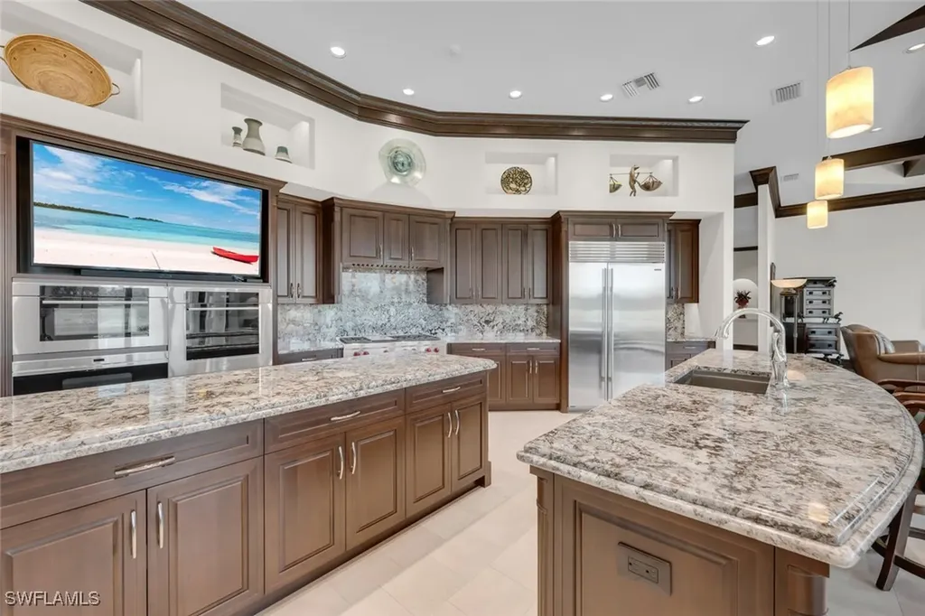 11507 Peregrine Court Naples FL 34120