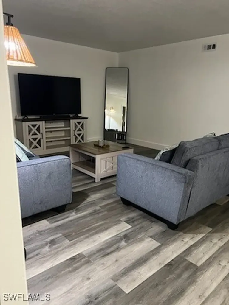 4617 Bayshore Drive Naples FL 34112