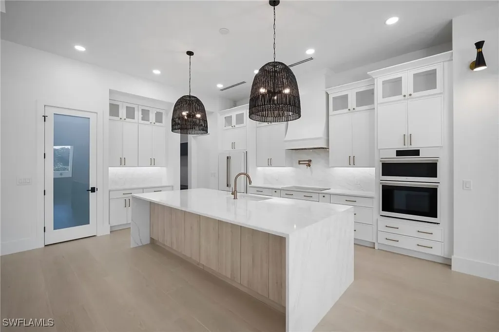 25440 Divot Drive Bonita Springs FL 34135