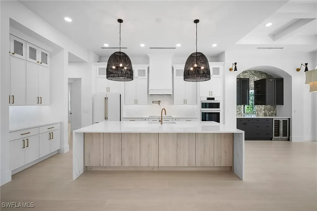 25440 Divot Drive Bonita Springs FL 34135