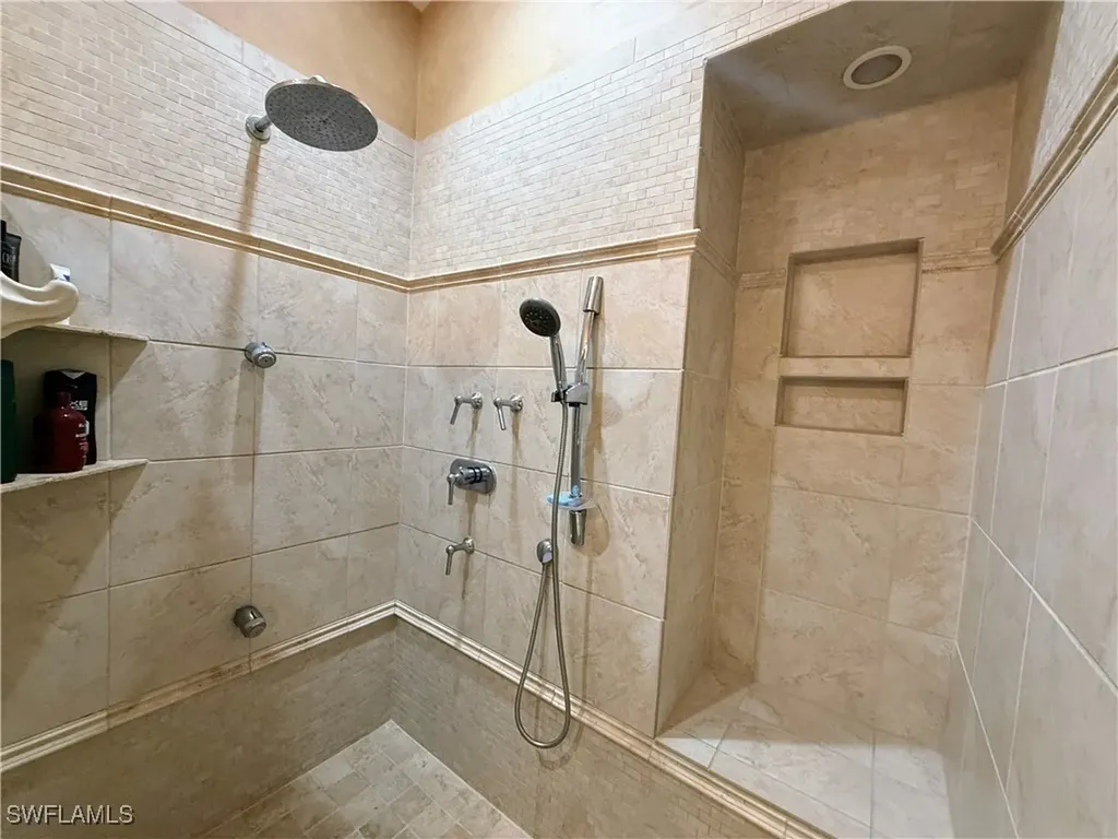 24821 Lakemont Cove Lane Bonita Springs FL 34134
