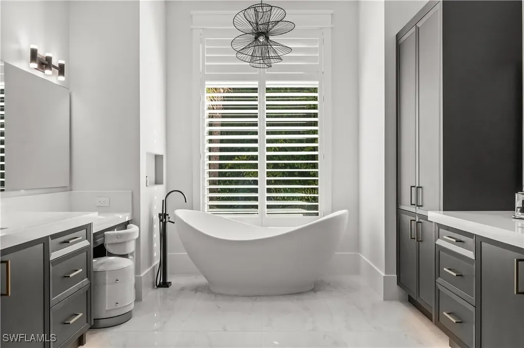 2191 Coach House Lane Naples FL 34105