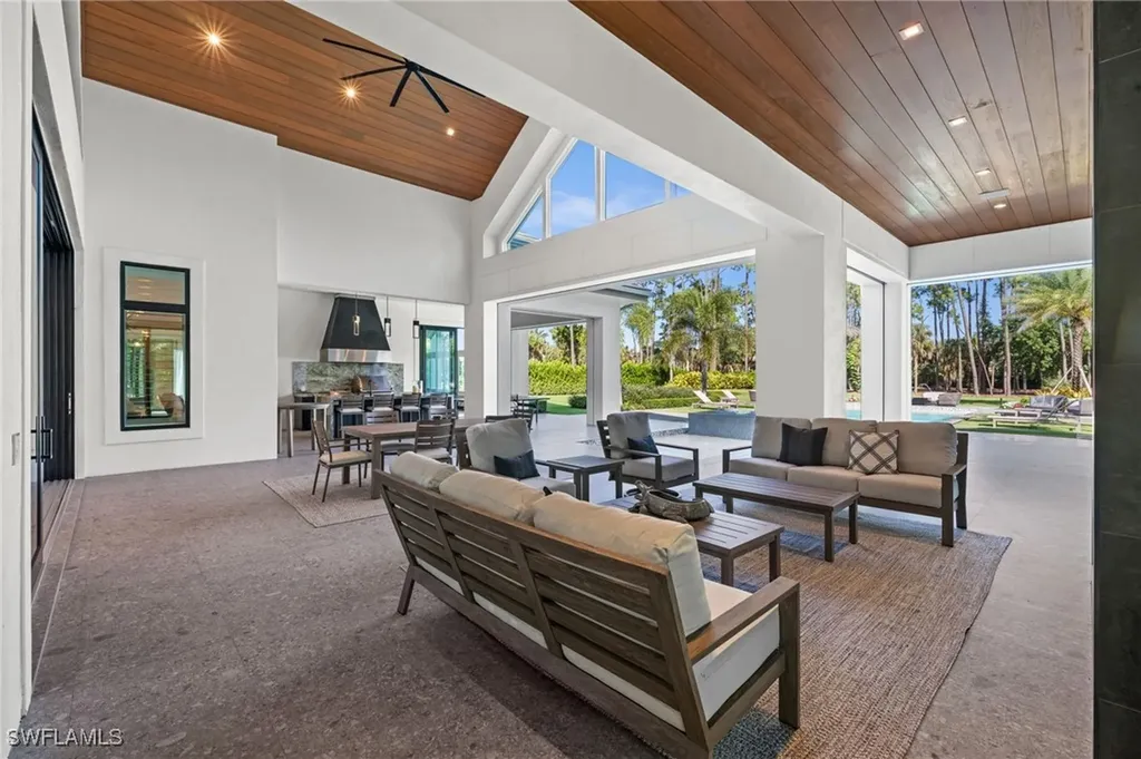 2191 Coach House Lane Naples FL 34105