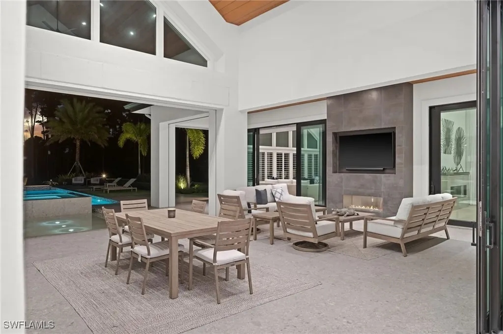 2191 Coach House Lane Naples FL 34105