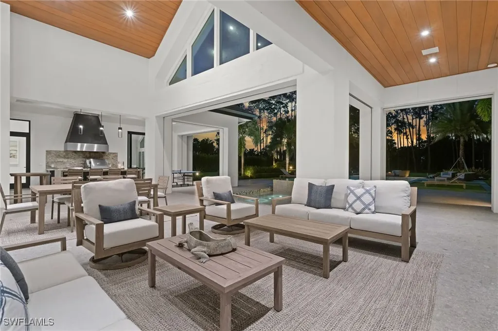 2191 Coach House Lane Naples FL 34105