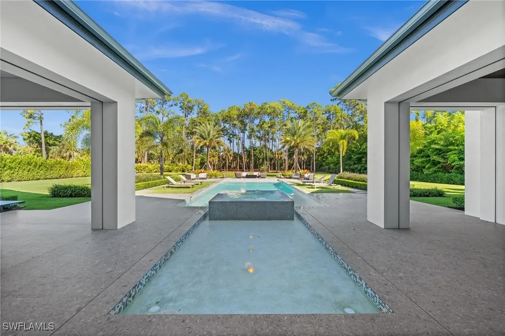 2191 Coach House Lane Naples FL 34105