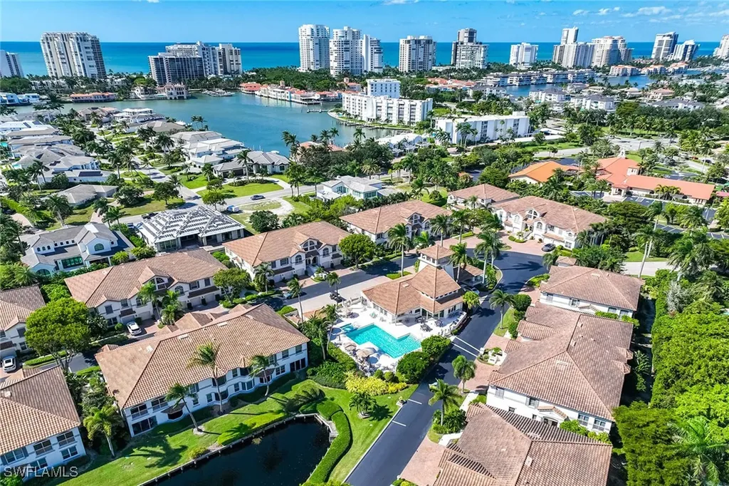 265 Colonade Circle Naples FL 34103