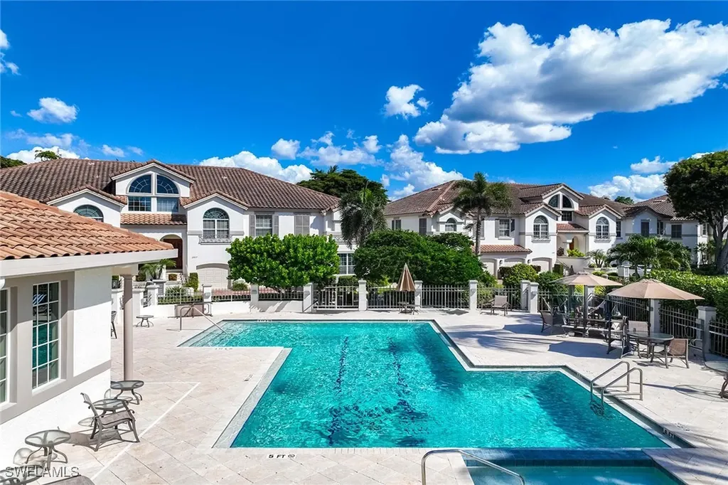 265 Colonade Circle Naples FL 34103