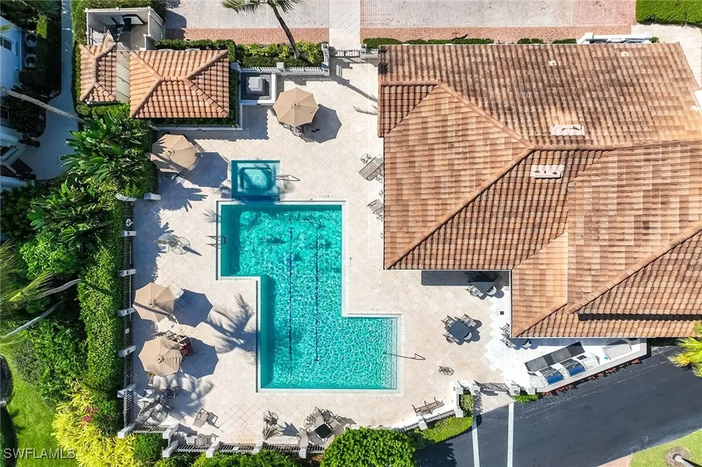 265 Colonade Circle Naples FL 34103