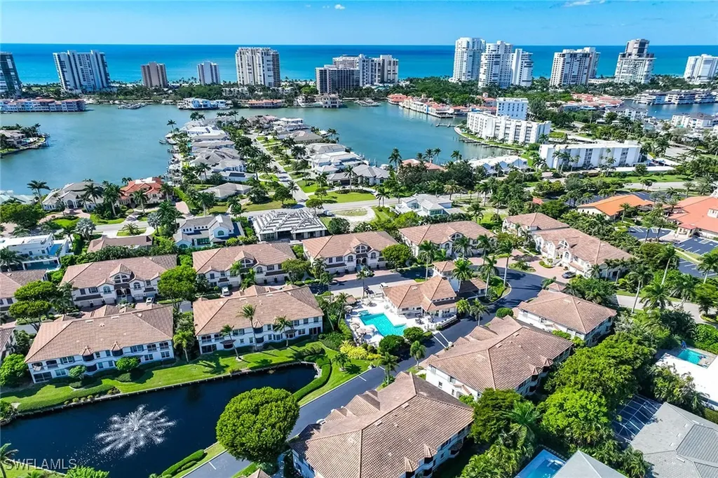 265 Colonade Circle Naples FL 34103
