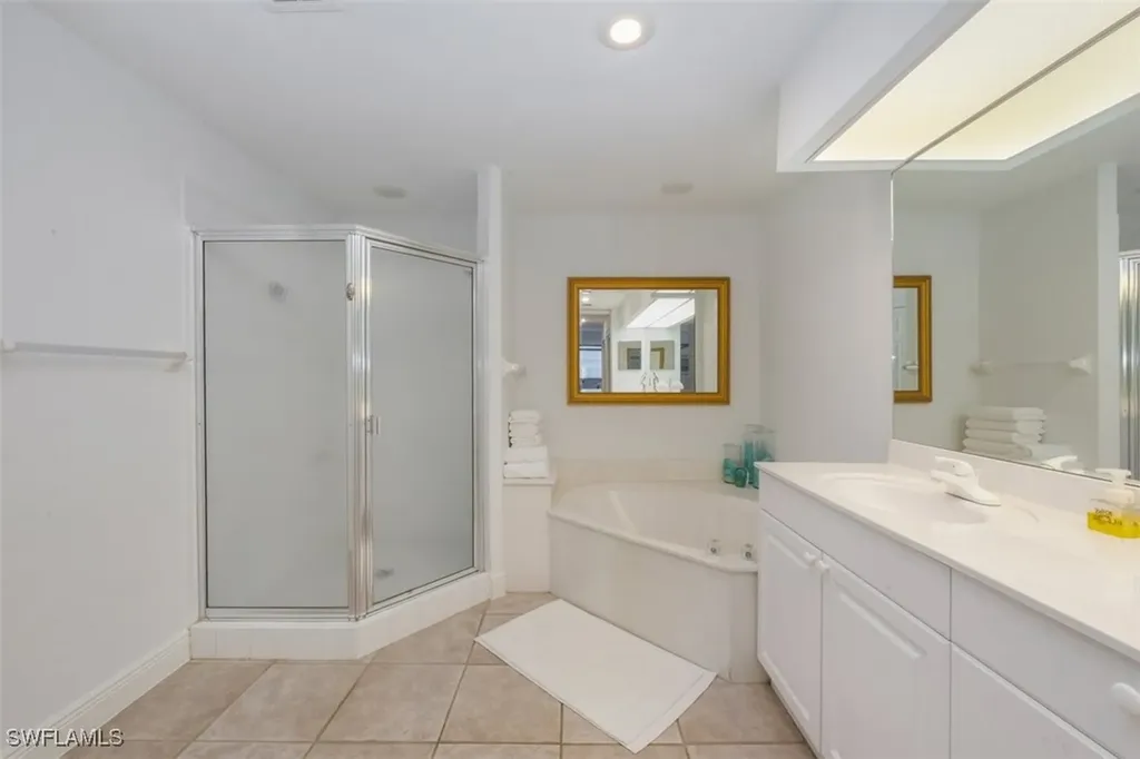 515 Laguna Royale Boulevard Naples FL 34119