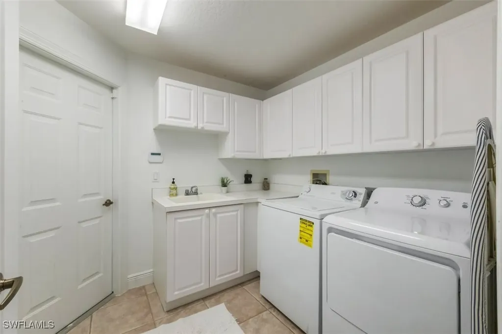 515 Laguna Royale Boulevard Naples FL 34119