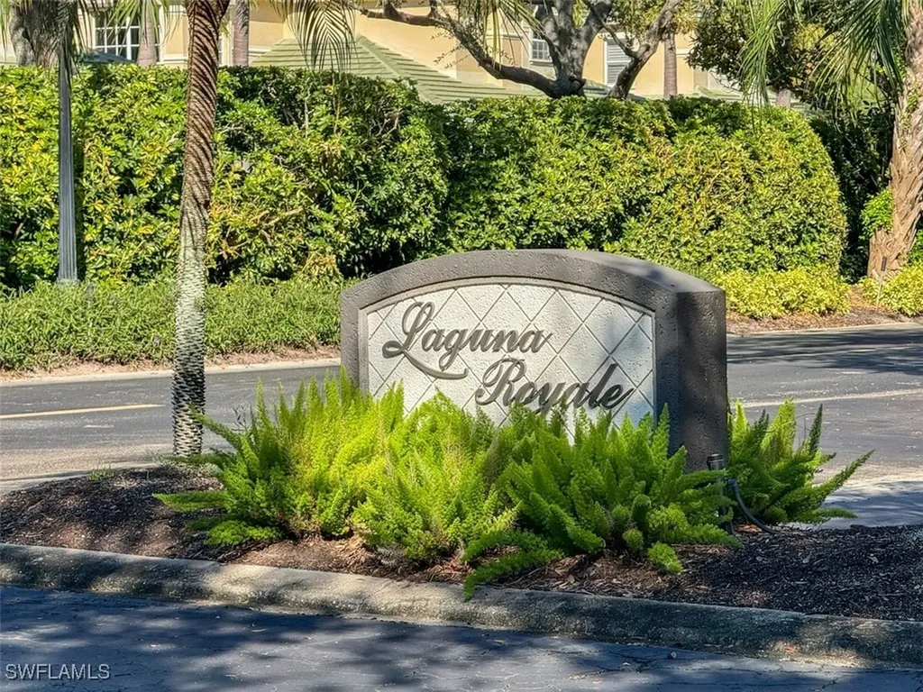 515 Laguna Royale Boulevard Naples FL 34119