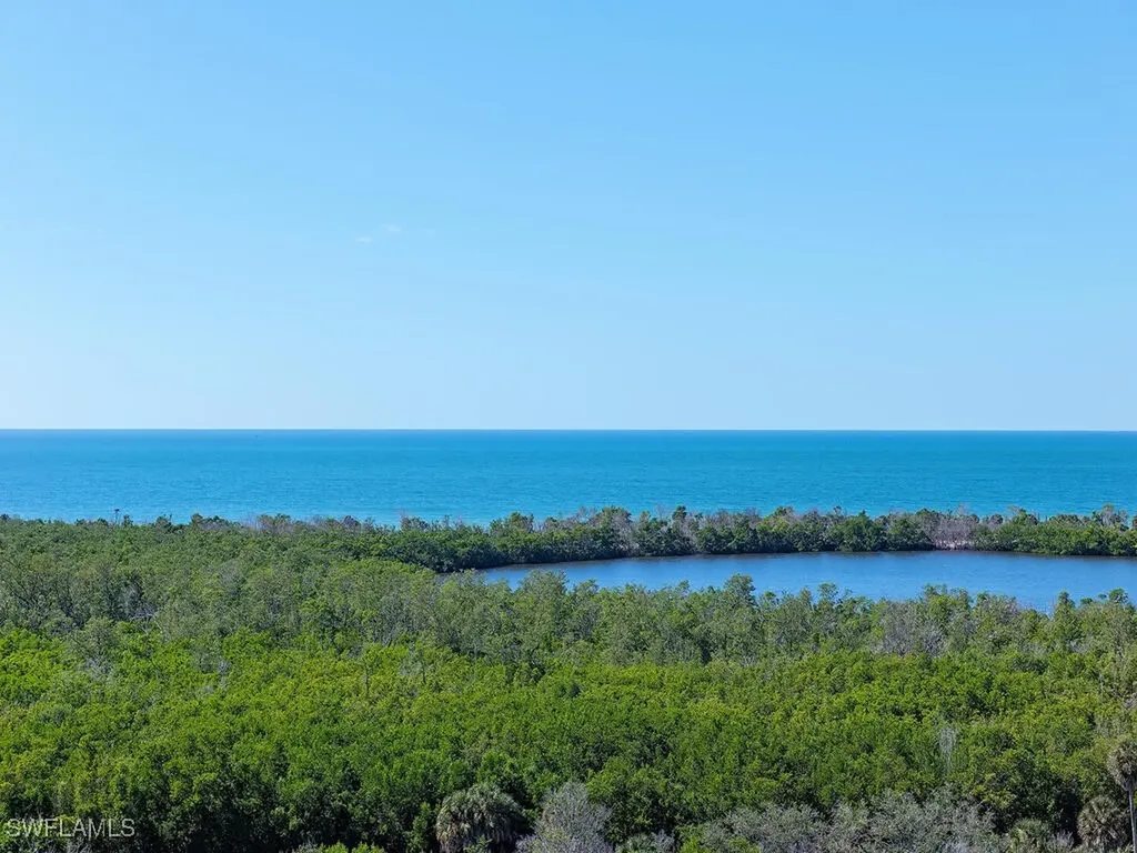 6585 Nicholas Boulevard Naples FL 34108