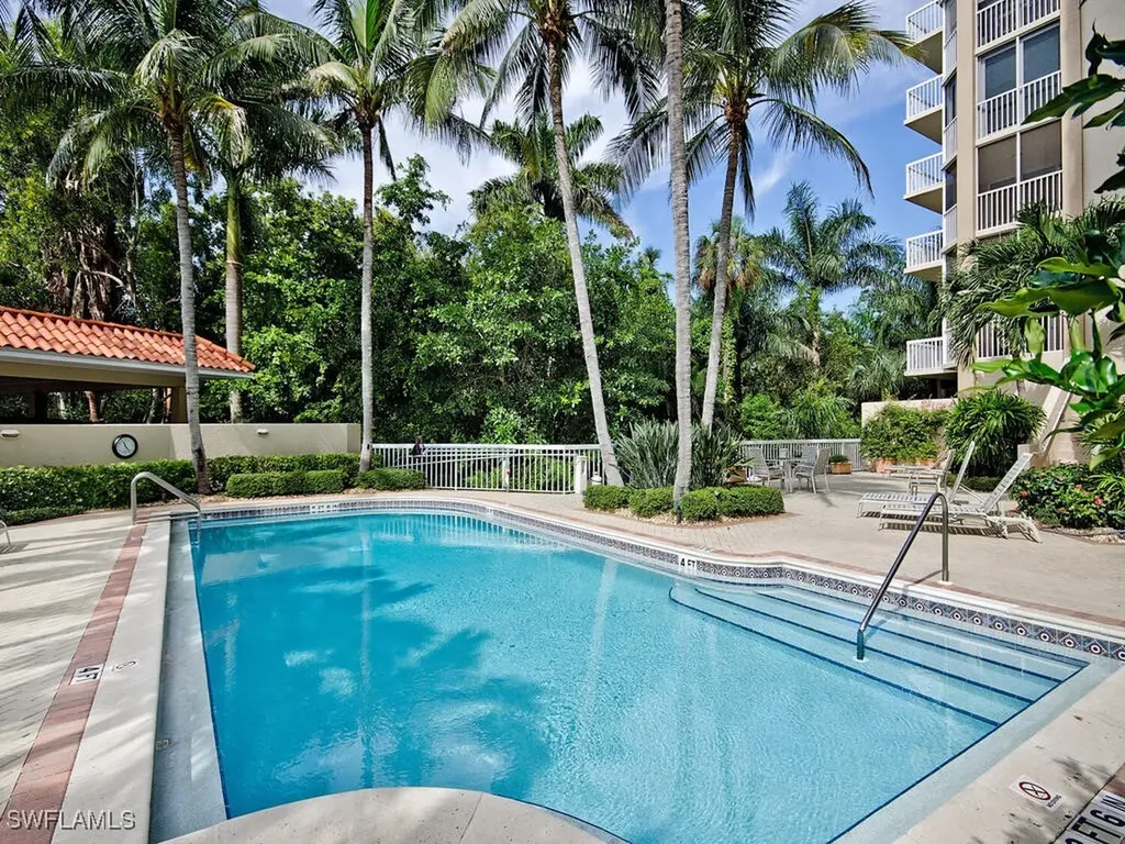 6585 Nicholas Boulevard Naples FL 34108