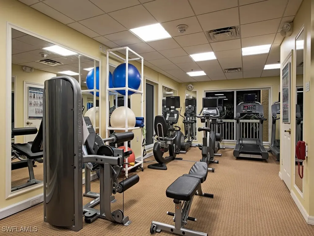 6585 Nicholas Boulevard Naples FL 34108
