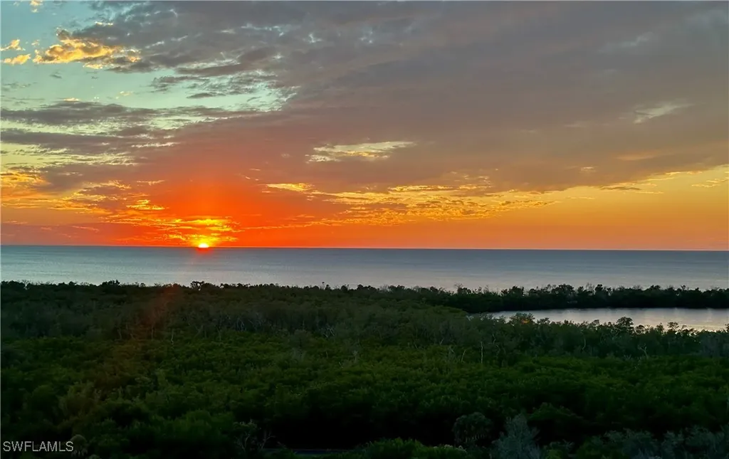 6585 Nicholas Boulevard Naples FL 34108