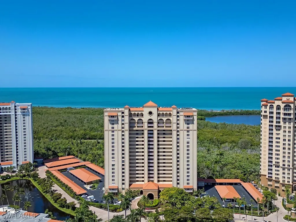 6585 Nicholas Boulevard Naples FL 34108