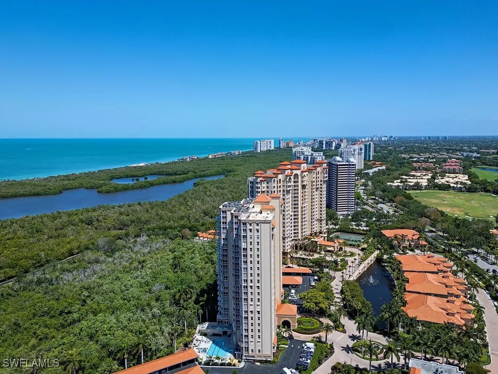 6585 Nicholas Boulevard Naples FL 34108
