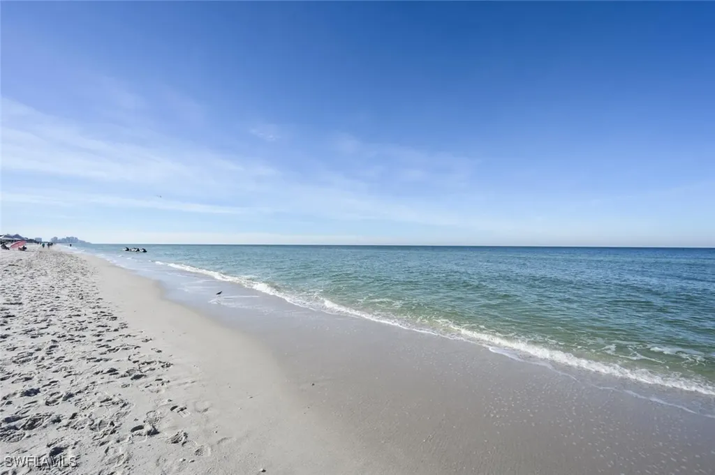 6585 Nicholas Boulevard Naples FL 34108