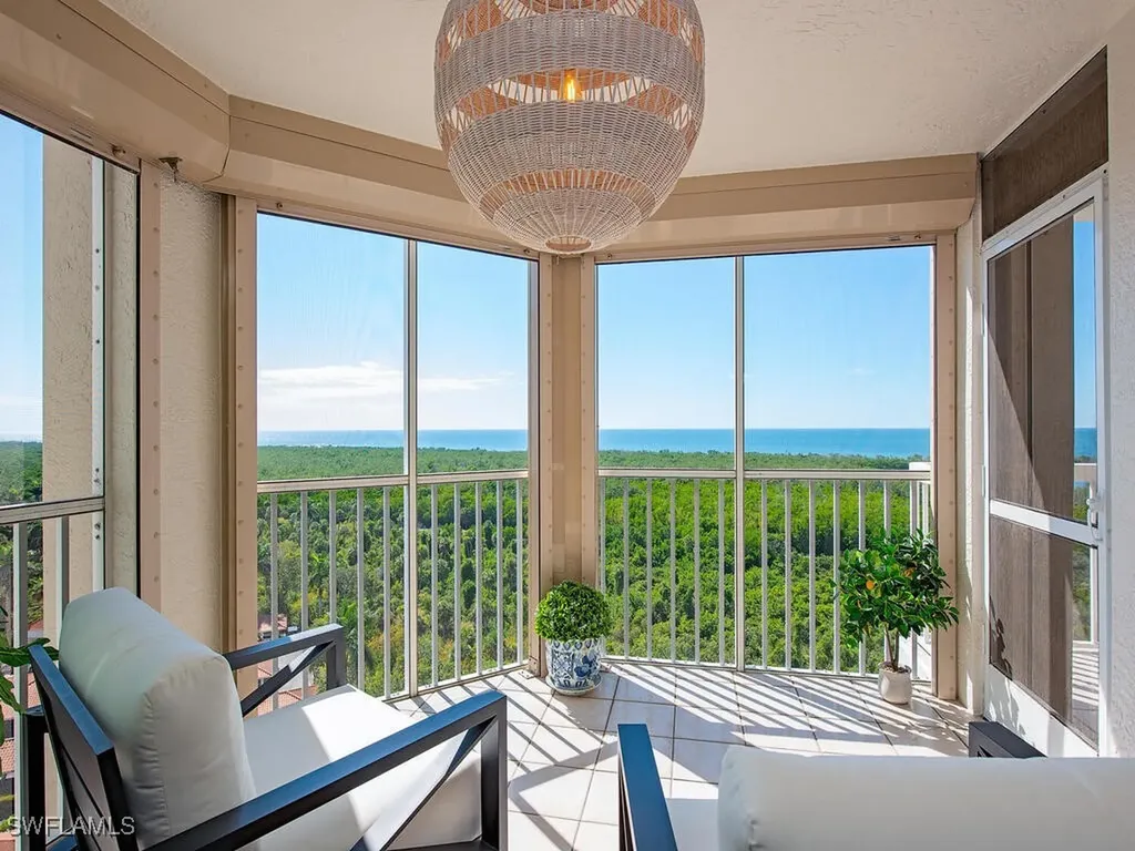 6585 Nicholas Boulevard Naples FL 34108
