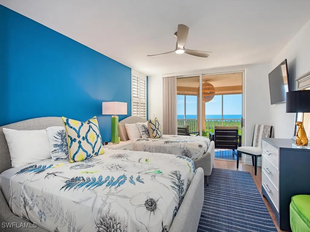 6585 Nicholas Boulevard Naples FL 34108