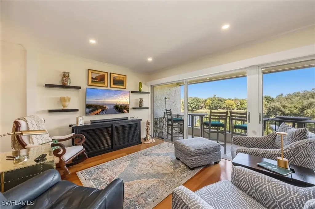 102 Tall Pine Lane Naples FL 34105