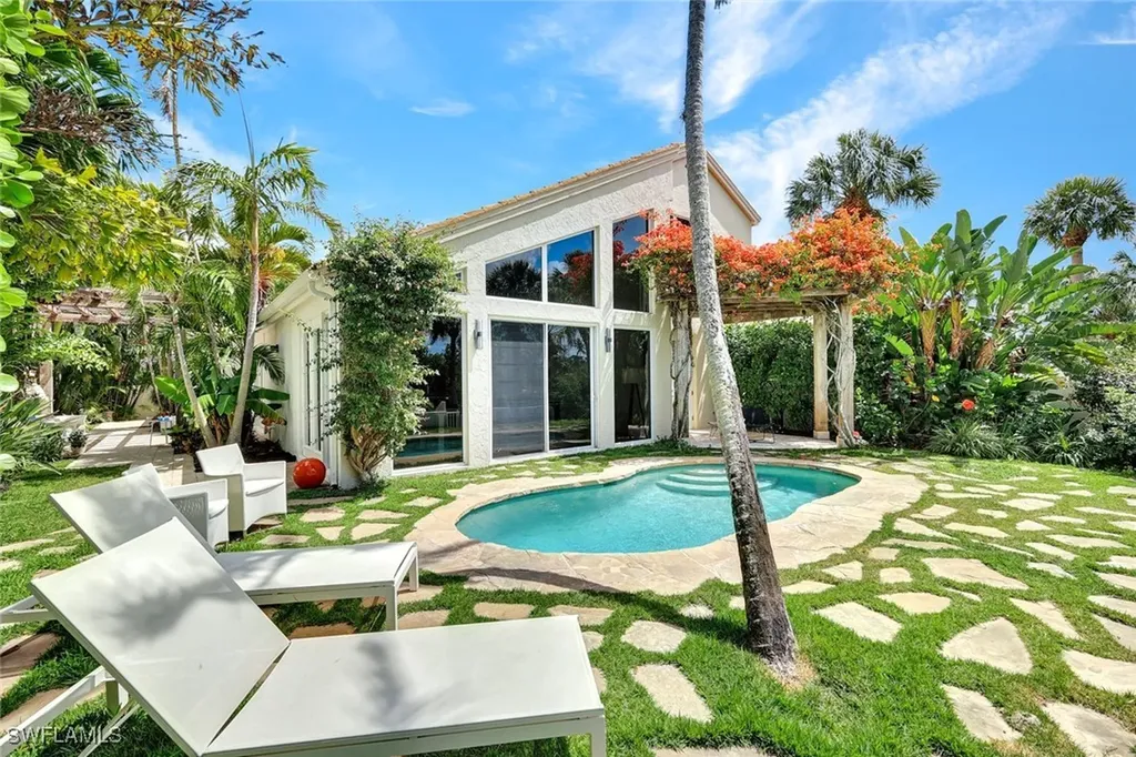 27571 Riverbank Drive Bonita Springs FL 34134