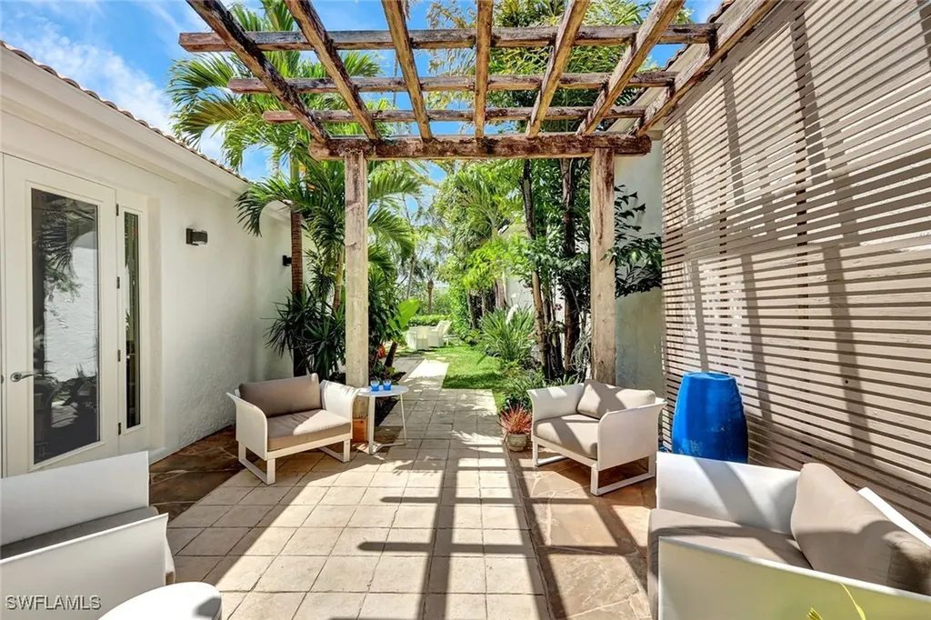 27571 Riverbank Drive Bonita Springs FL 34134