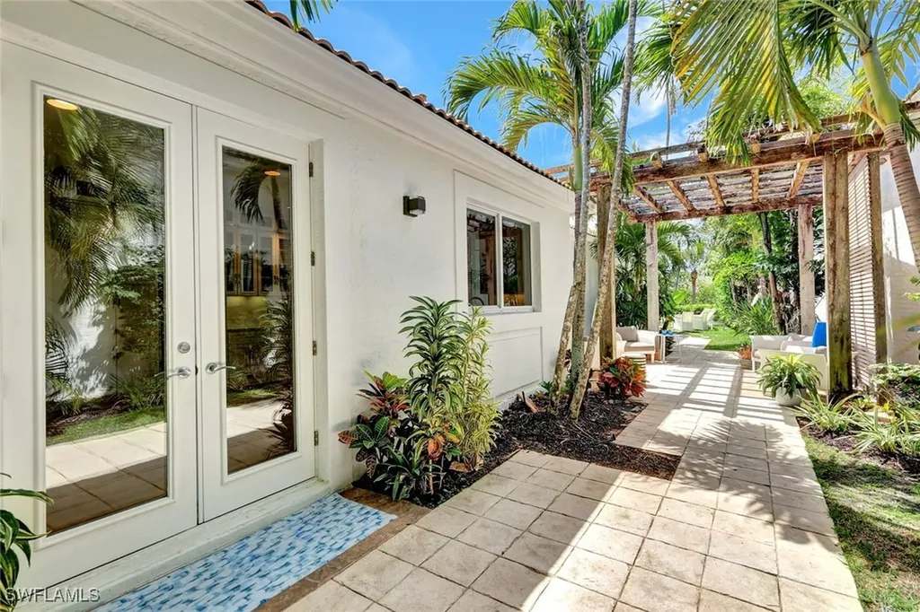 27571 Riverbank Drive Bonita Springs FL 34134