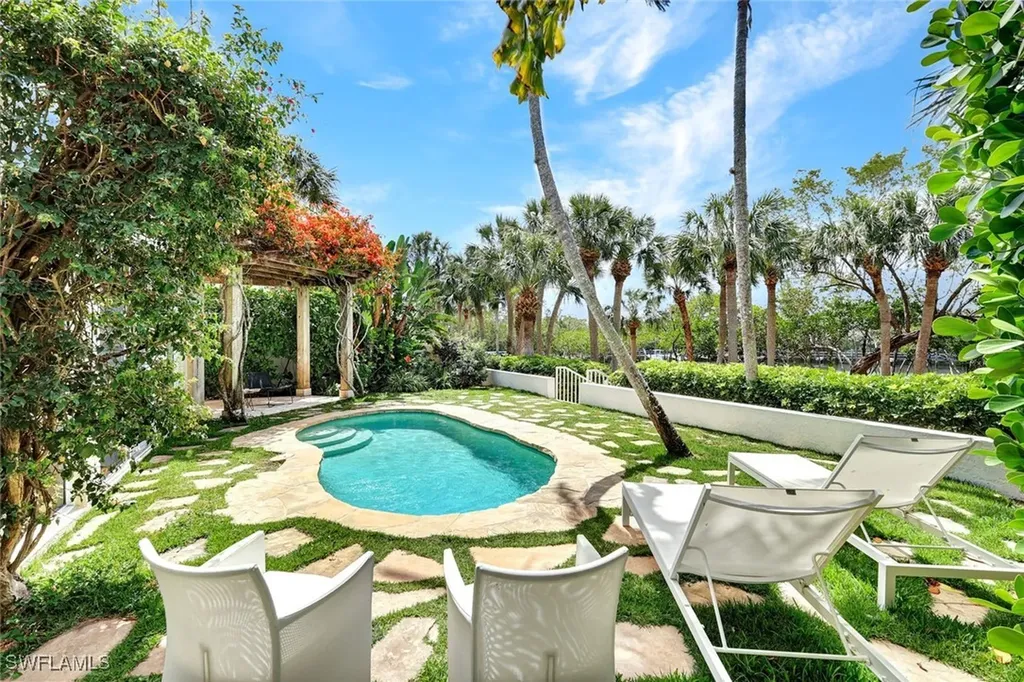 27571 Riverbank Drive Bonita Springs FL 34134