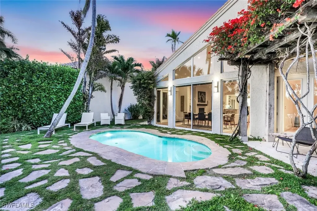 27571 Riverbank Drive Bonita Springs FL 34134