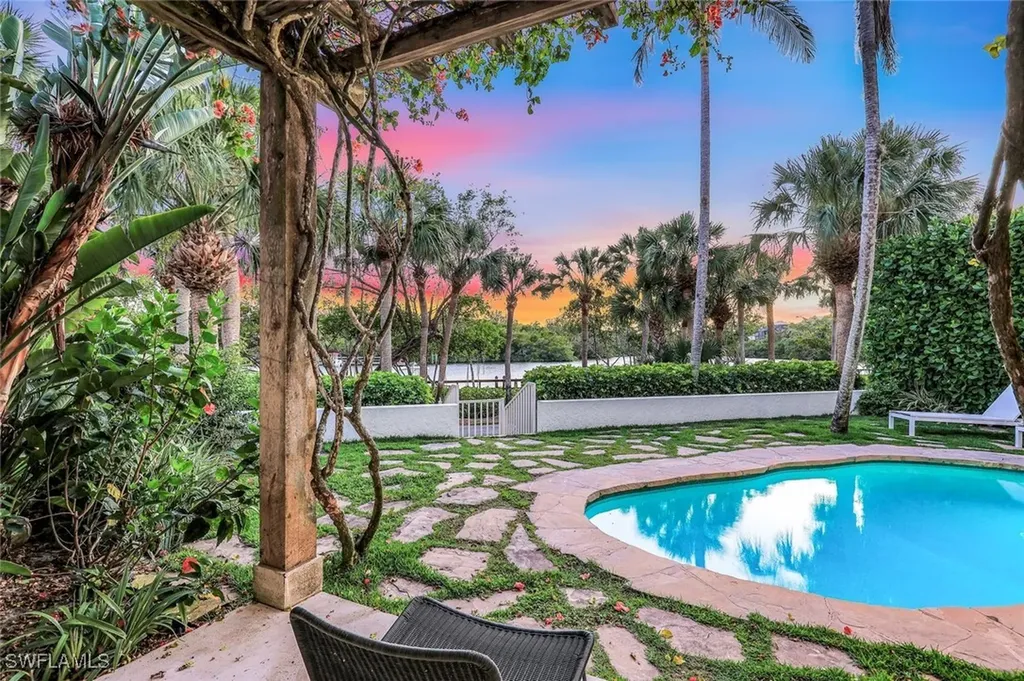 27571 Riverbank Drive Bonita Springs FL 34134