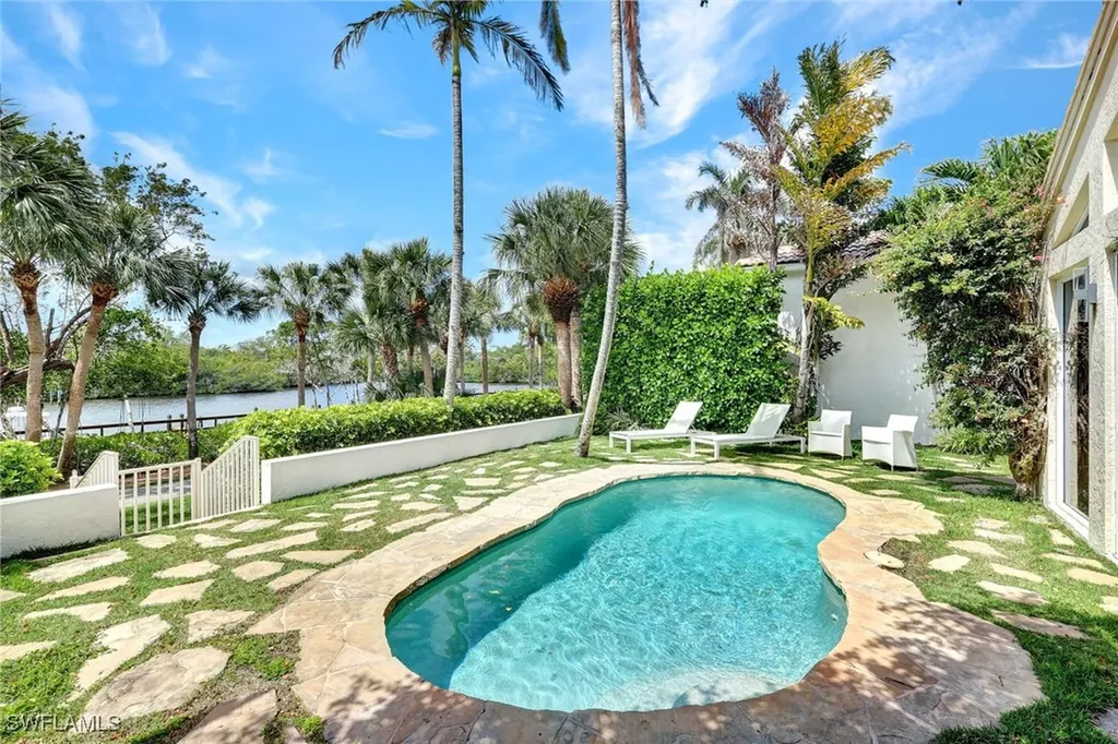 27571 Riverbank Drive Bonita Springs FL 34134