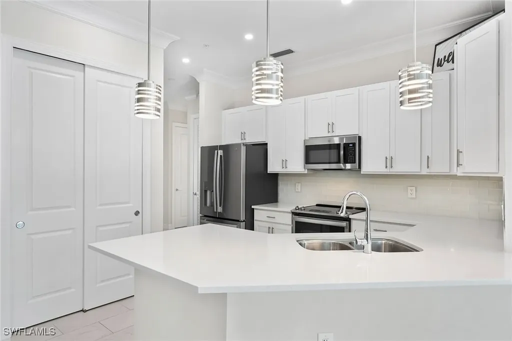 238 Indies Drive E Naples FL 34114