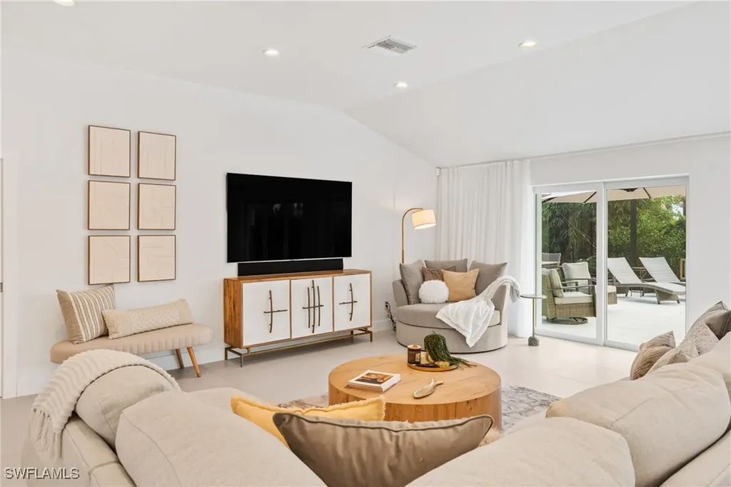 516 Neapolitan Lane Naples FL 34103