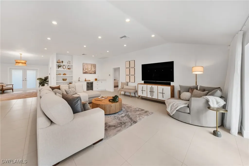 516 Neapolitan Lane Naples FL 34103