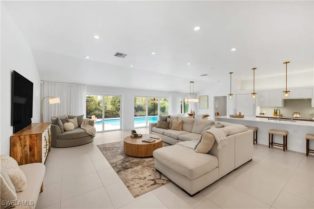 516 Neapolitan Lane Naples FL 34103