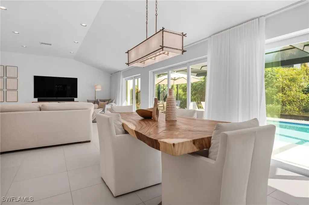 516 Neapolitan Lane Naples FL 34103