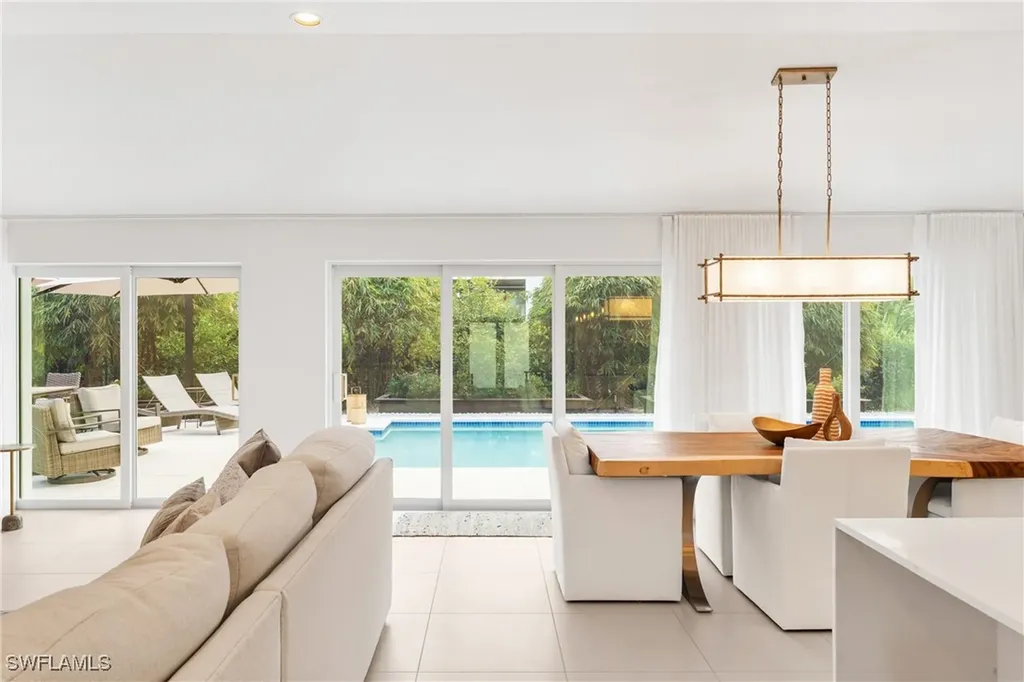 516 Neapolitan Lane Naples FL 34103