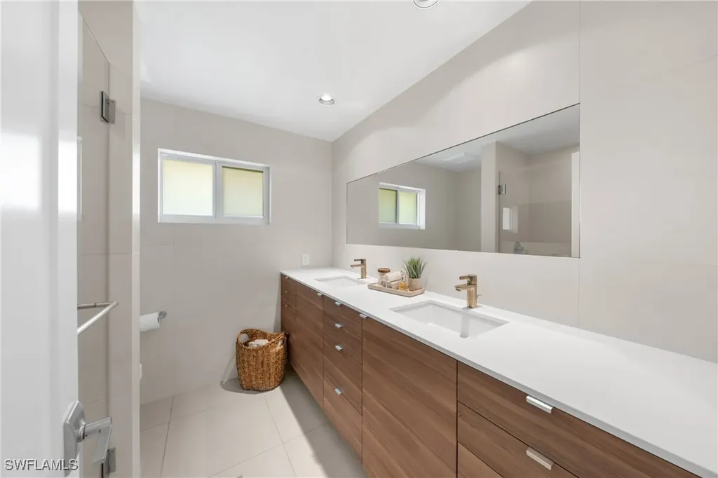 516 Neapolitan Lane Naples FL 34103