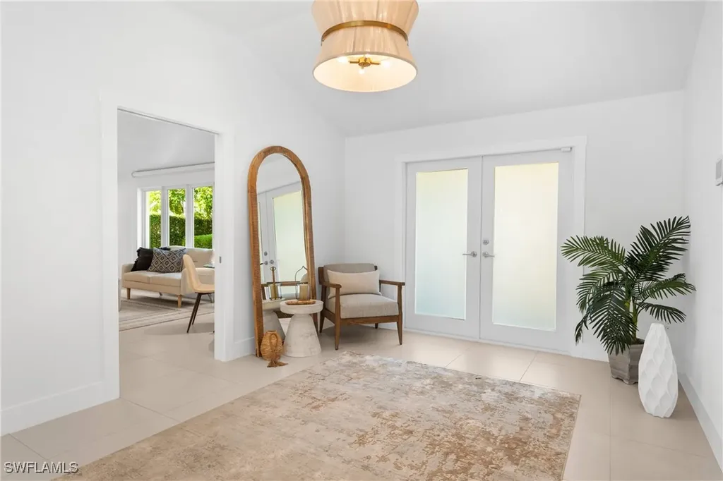516 Neapolitan Lane Naples FL 34103