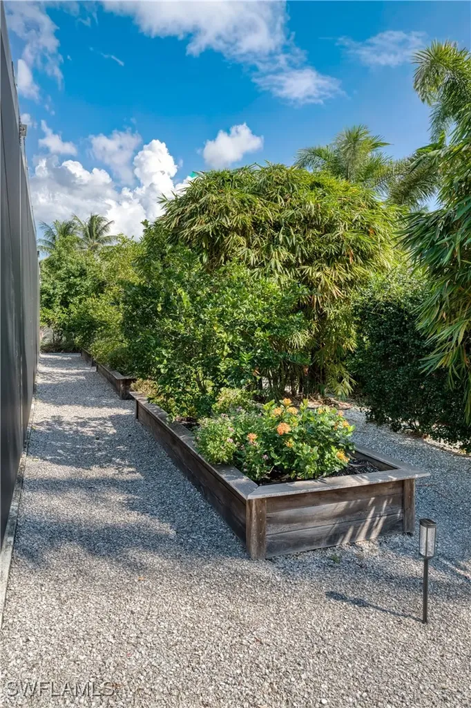516 Neapolitan Lane Naples FL 34103