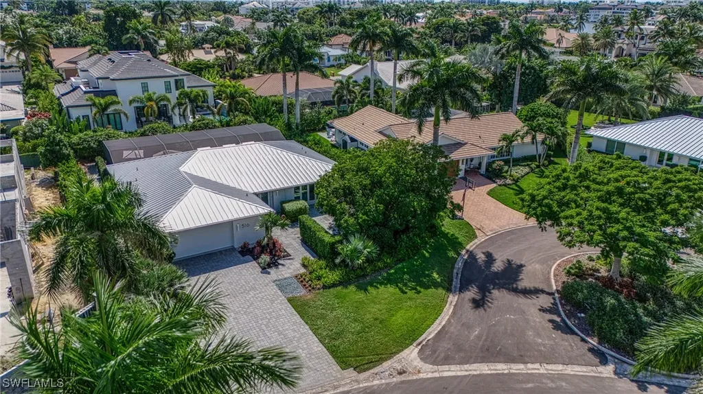 516 Neapolitan Lane Naples FL 34103
