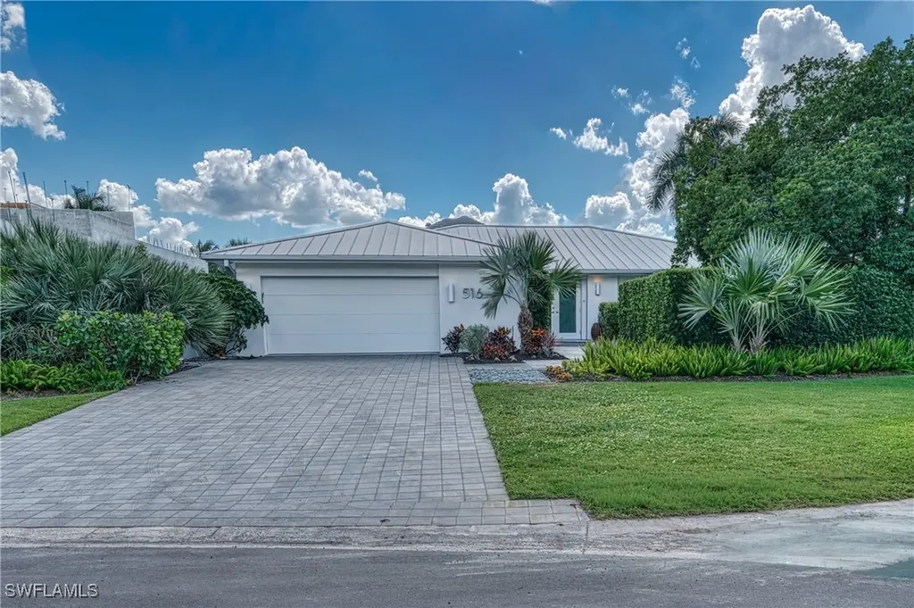 516 Neapolitan Lane Naples FL 34103