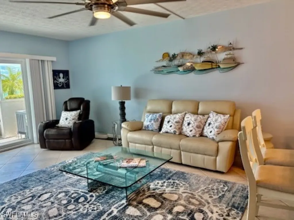 60 Pelican Street W Naples FL 34113